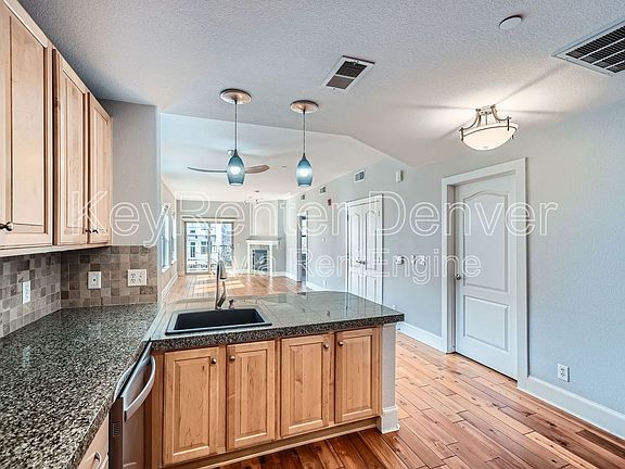 4th image of 1560 N Milwaukee St #340