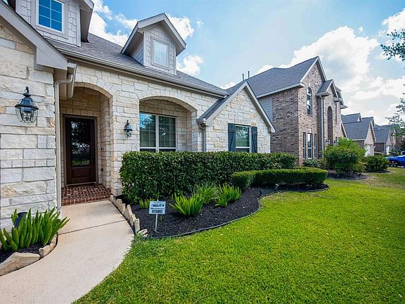 2nd image of 20210 Bandera Lake Ln