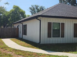 313 Lindsey Ln #A & B, Athens, TX 75751