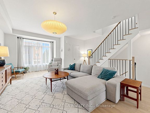 2nd image of 34 Curran Hall Cres