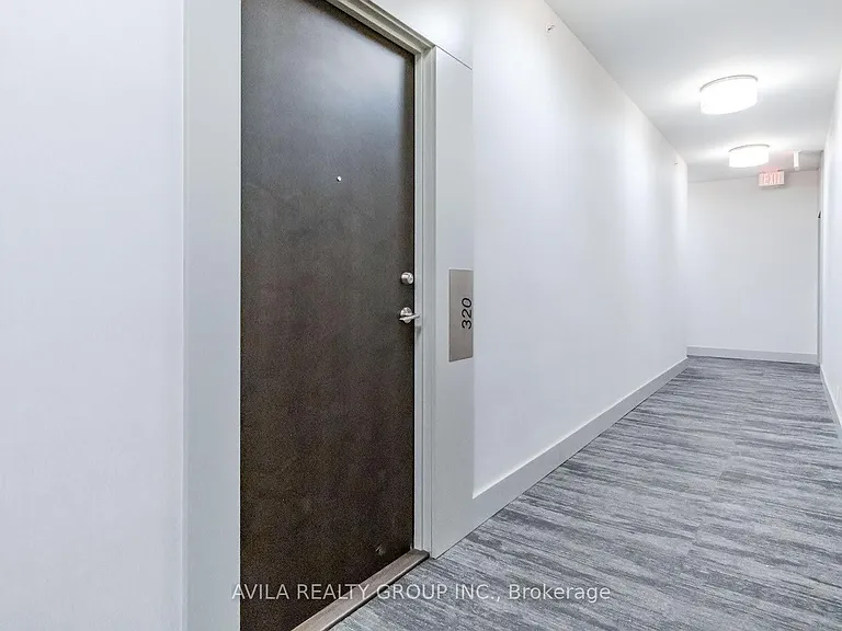 10 Park Lawn Rd #320 — Photo 4