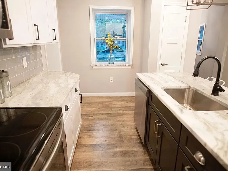 211 Sillery Bay Rd — Photo 8