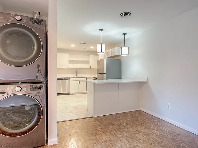 2540 Madison Rd #7 — Photo 11