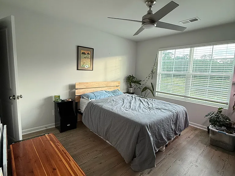 Guest bedroom