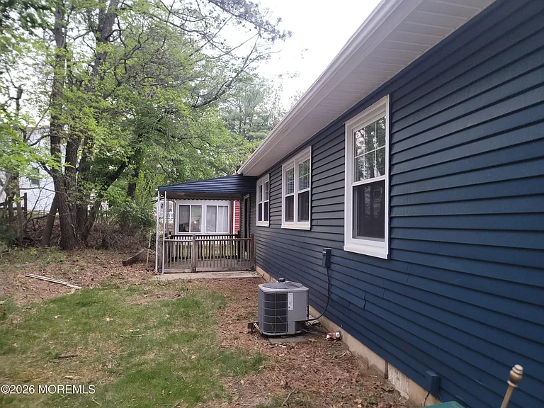 16 Chelsea Dr — Photo 9