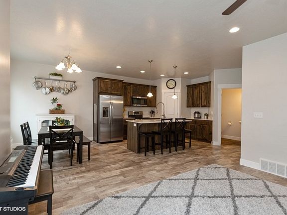 5th image of 4422 W Juniper Shade Dr #1
