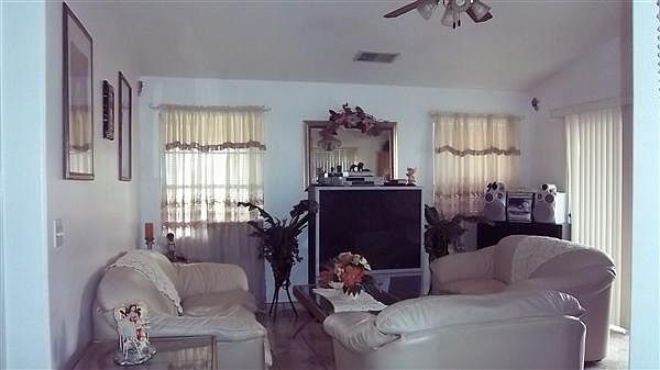 2nd image of 814 Monaco Dr