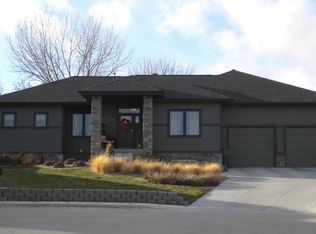 1115 W 45th Street Pl, Kearney, NE 68845