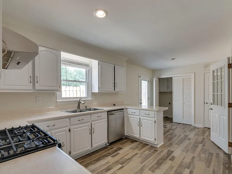 5002 Hairston Ct — Photo 8
