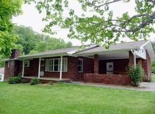 204 Hillis Dr, Pigeon Forge, TN 37863