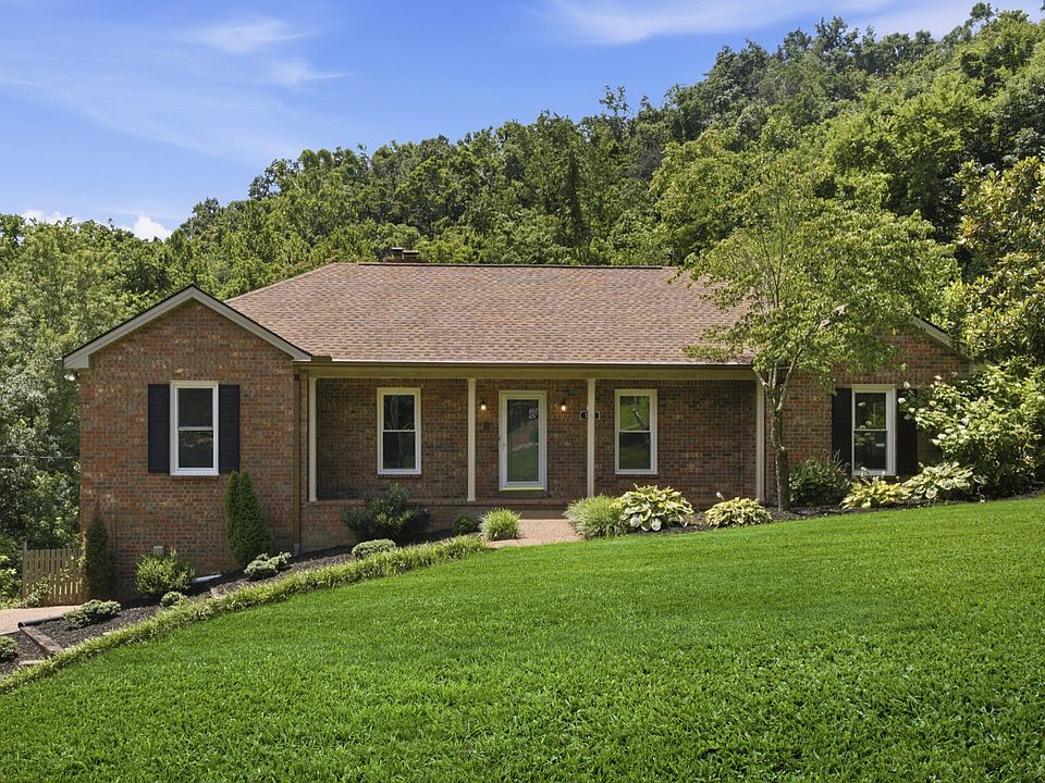 1st image of 111 Dogwood Ln