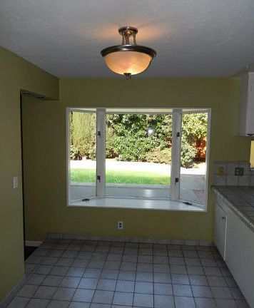 3rd image of 4038 Jarvis Ave