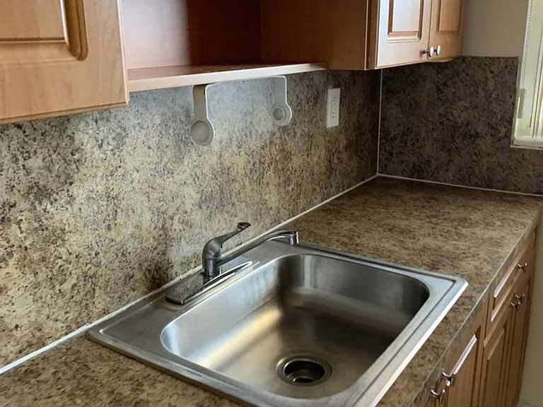 Jaclyn Apartments — Photo 2