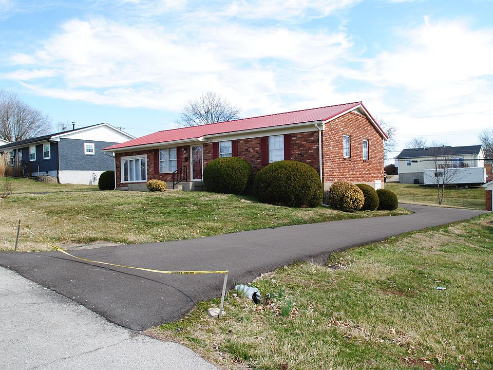 1st image of 213 Willowcrest Dr