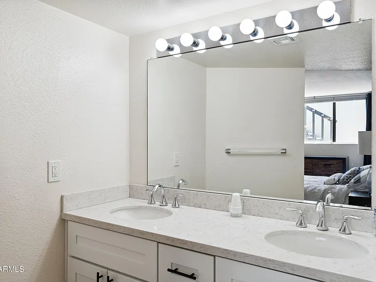 7306 E Rancho Vista Dr — Photo 16