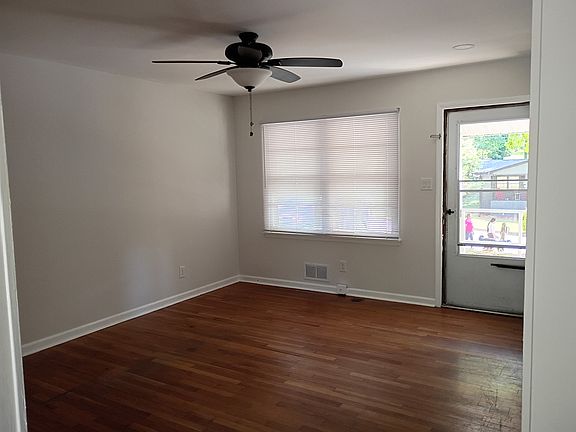 4th image of 2480 Woodland Dr NW