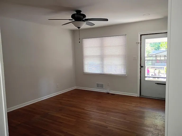 2480 Woodland Dr NW — Photo 4