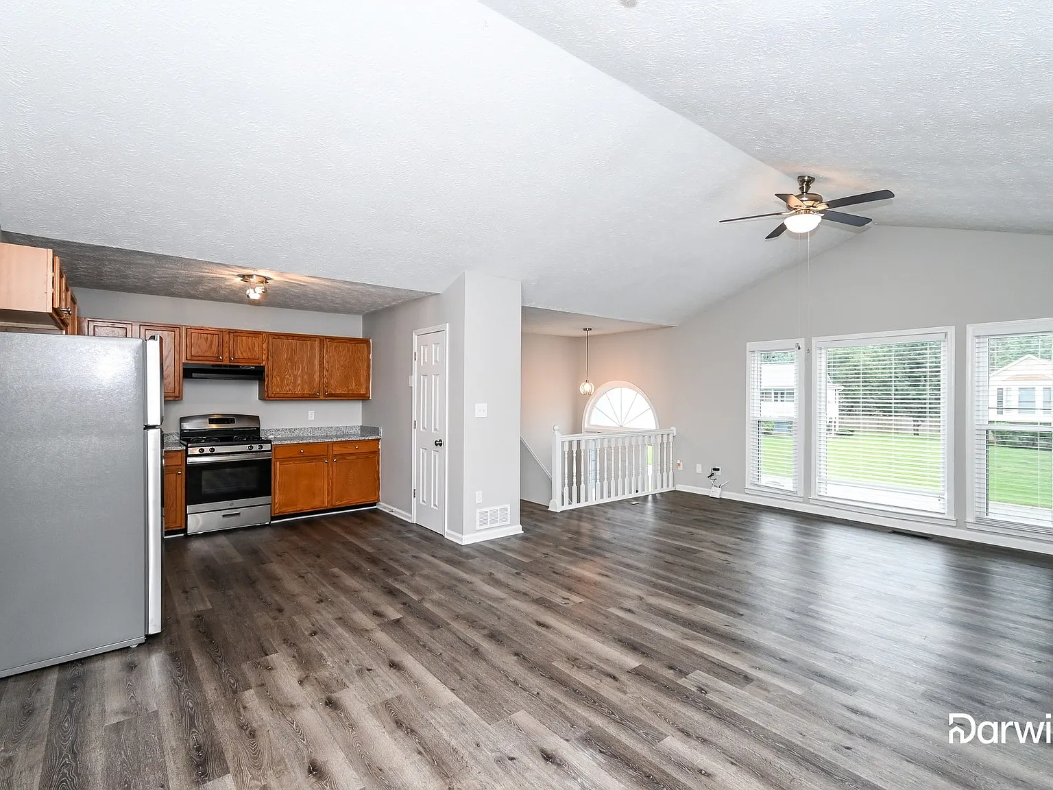 3 bed, 2.0 bath, 2300 sqft, $1,970 — Photo 4