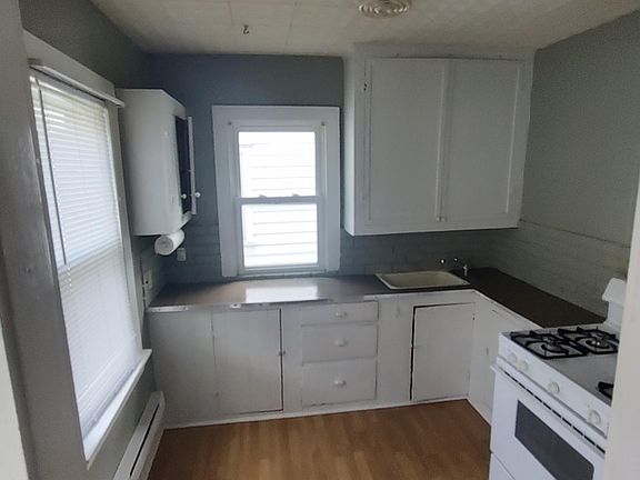 4th image of 2416 W Barker Ave