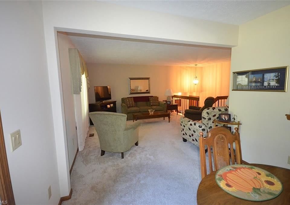 2nd image of 4376 Oakbrook Dr