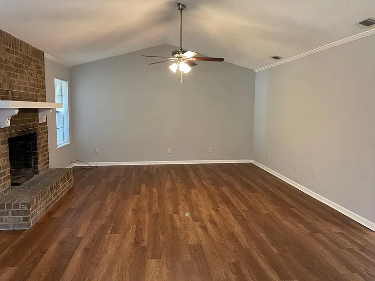 1502 Whitfield Park Cir — Photo 9