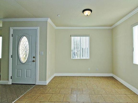 4th image of 713 W 75th St