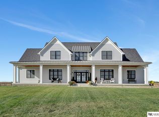 9610 Raymond Rd, Lincoln, NE 68517