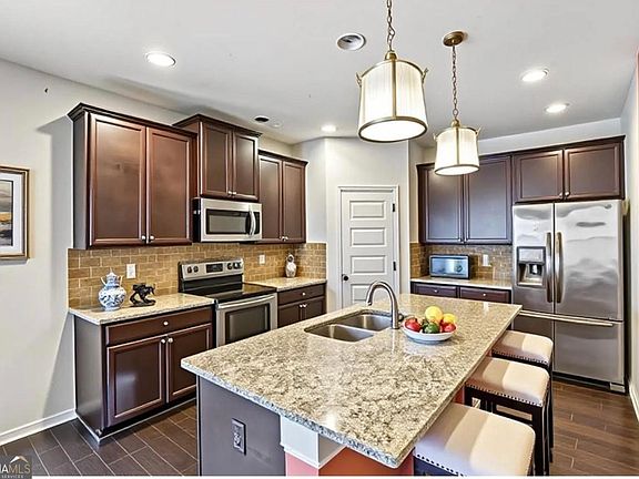 3rd image of 6005 Nile Ct