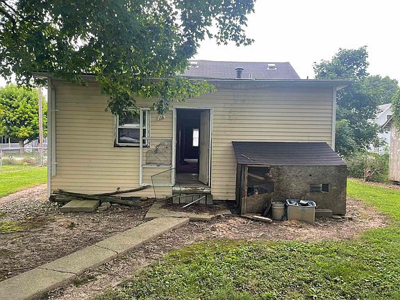 3rd image of 112 N Durbon St