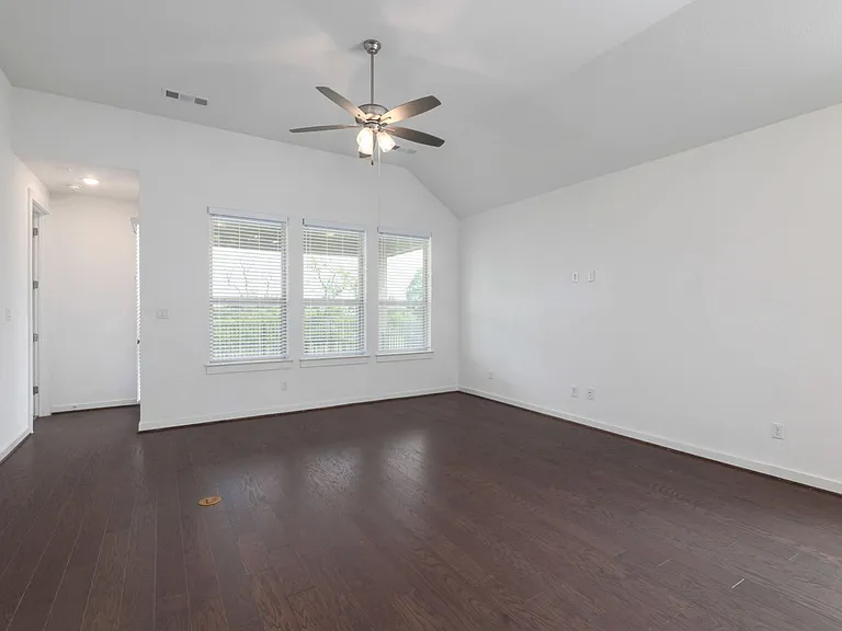 124 Rosebush Dr — Photo 11