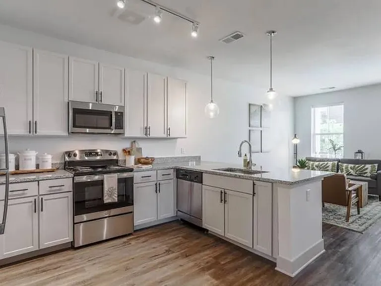 Parkview Apartments — Photo 3