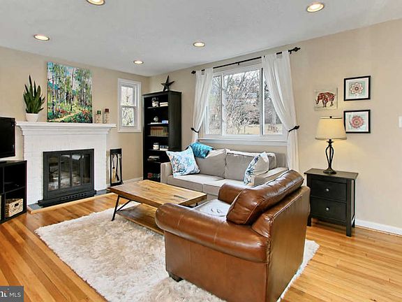 5th image of 3020 Woodlawn Ave