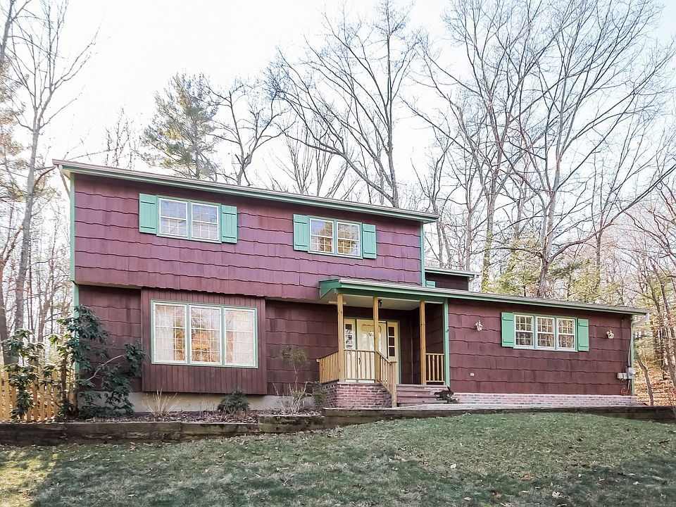 2nd image of 8 Margaret Dr