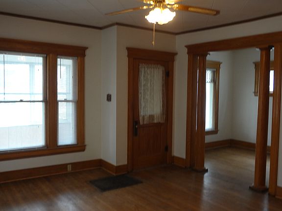 Living room/ante room