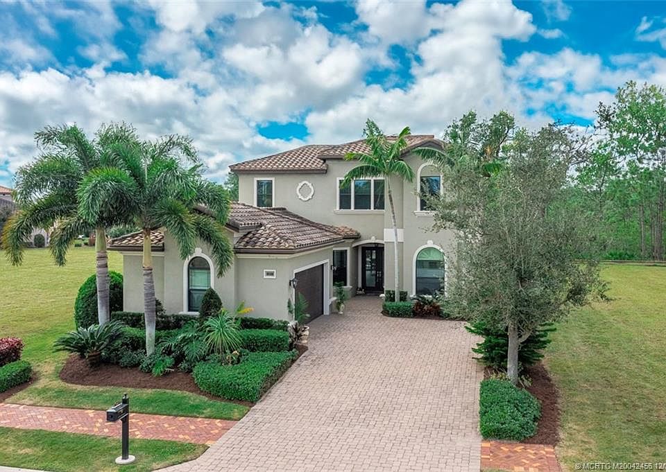 1st image of 287 SE Calmo Cir