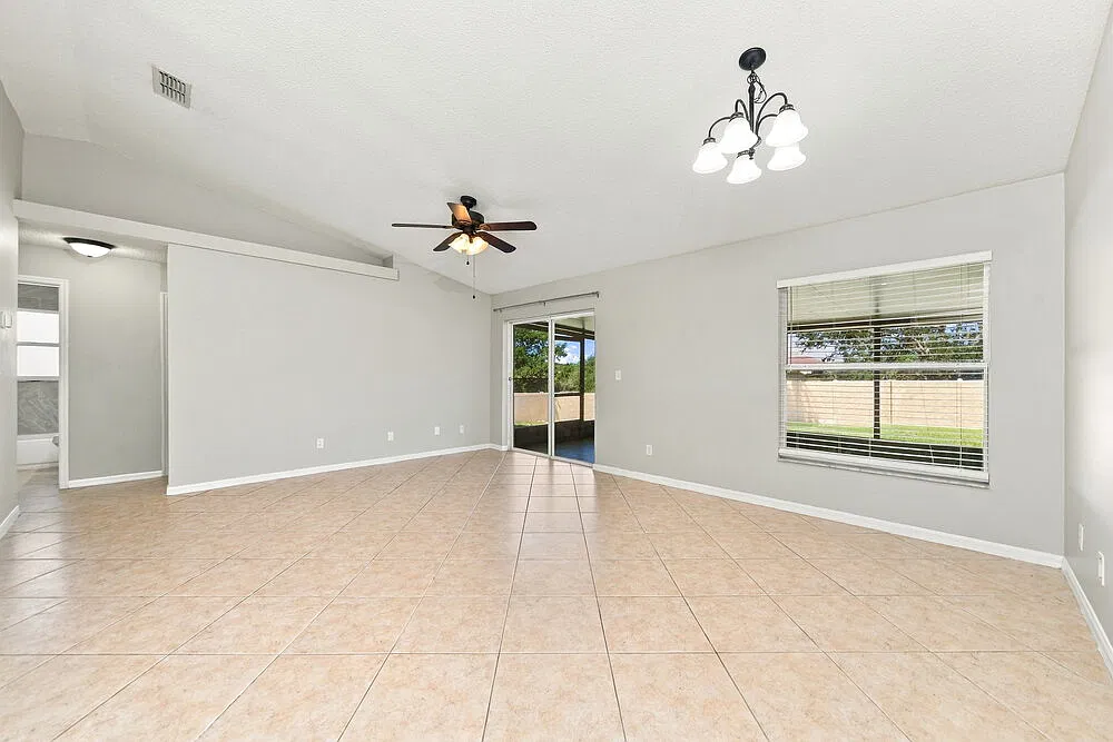 3 bed, 2.0 bath, 1334 sqft, $2,150 — Photo 4