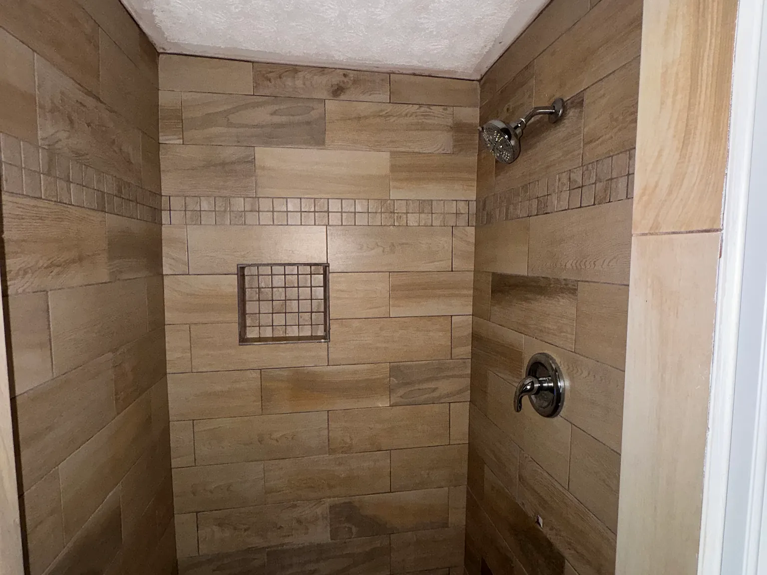 3 bed, $1,200 — Photo 4