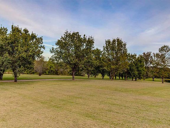 3rd image of 135 Cidero Rd
