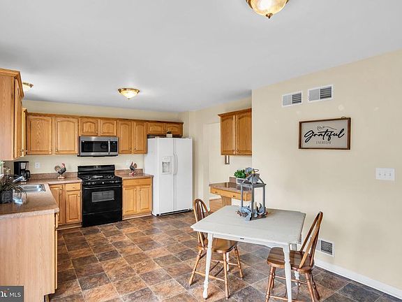 5th image of 115 Taylor Dr