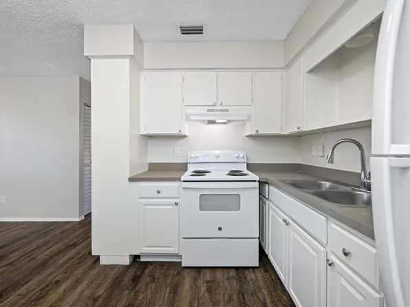 Park Villas, 4520 76th Ave N #4540-11, Pinellas Park, FL 33781