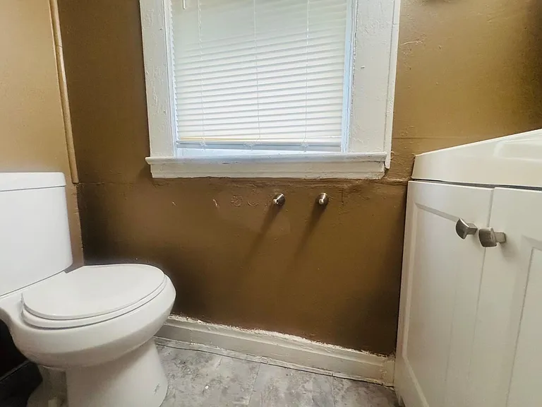 1056 E 99 ST. Cleveland, OH 44108 — Photo 10