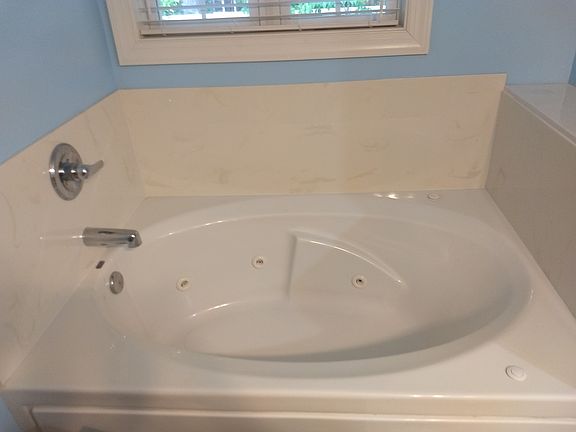 5th image of 211 W Harrington Ave