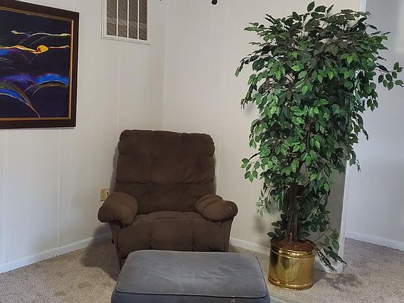 4th image of 6589 Newbridge Dr