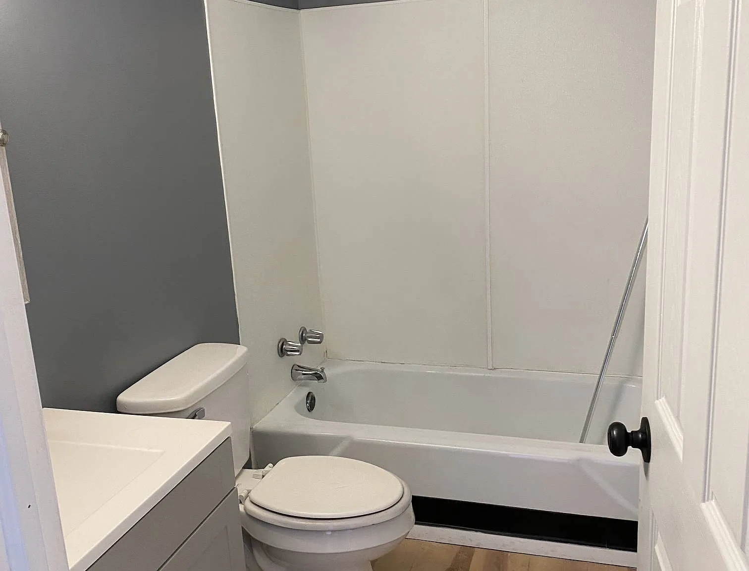 410 S Sterling Ave — Photo 1