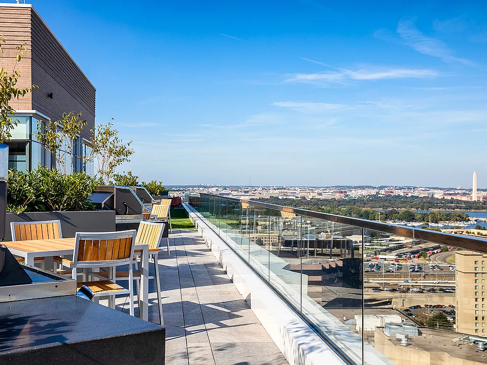 Rooftop Lounge