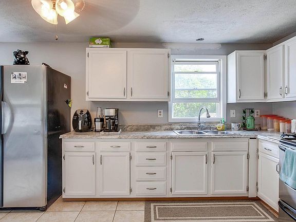 3rd image of 670 Amory St #672