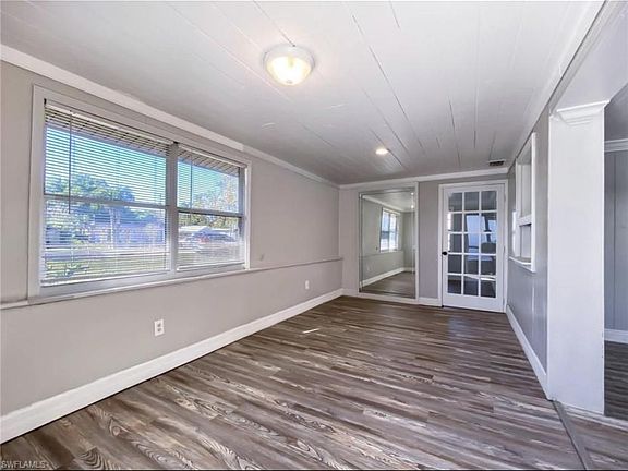 5th image of 275 Poe Ave