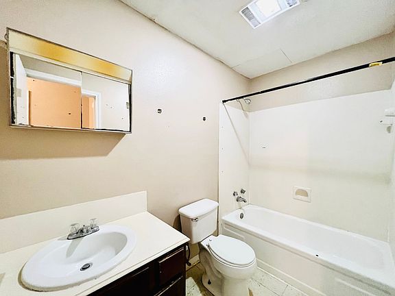 3rd image of 101 Fairfax St APT B