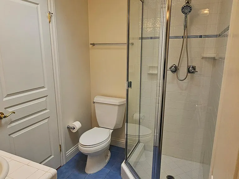 Hallway full bath BD #3 