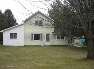 6346 N Dennis Rd, Ludington, MI 49431